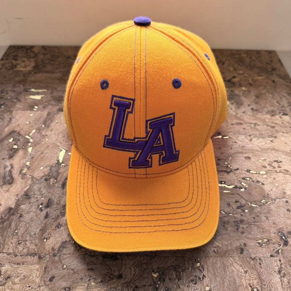 New Without Tags Yellow & Purple Size Adjustable LA Cap 🧢